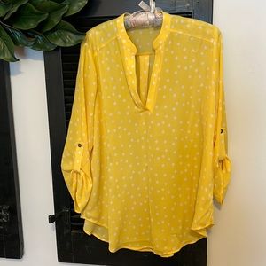 Lush top yellow dot with 3/4 length sleeve